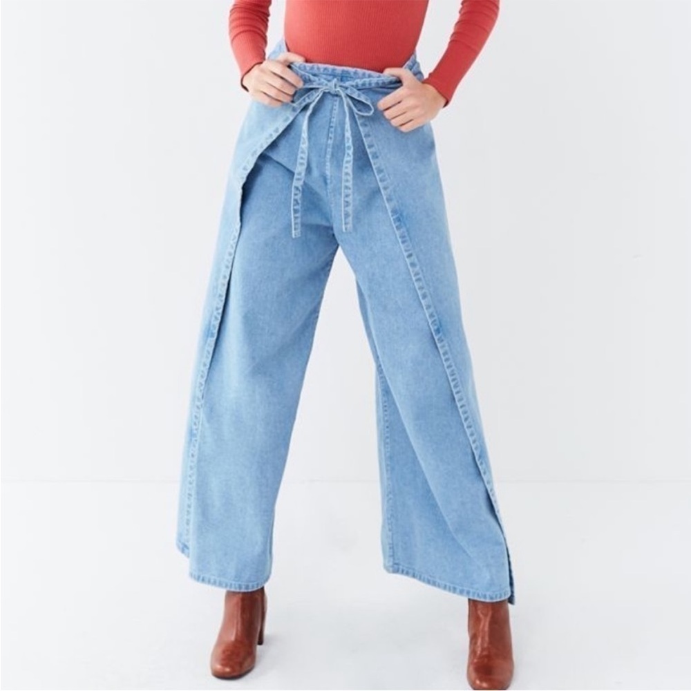 BDG Urban Outfitters Wrap-Front Wide-Leg Jean Lightwash Size XS